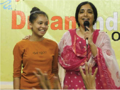 Description of the photo that convey the spirit/component/moment